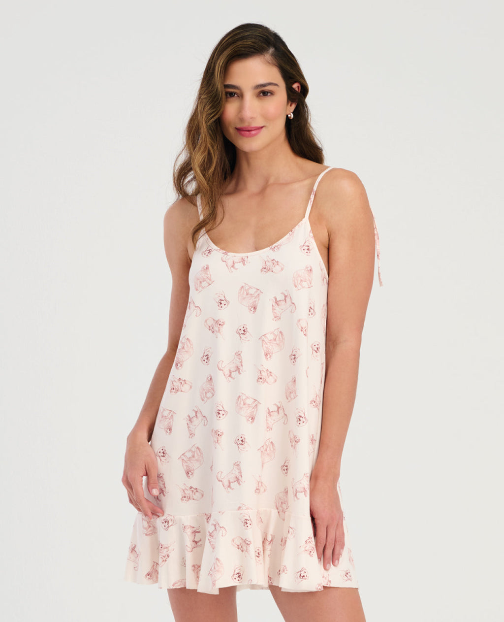 Pijama batola para mujer St. Even blanca con estampado de perros, tiras ajustables y bolero en el ruedo.