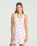 Pijama batola rosa para mujer con estampado de gatos, cuello redondo y espalda atlética en tejido suave piel de durazno.