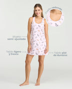 Pijama batola rosa con estampado de gatos, espalda atlética y tejido piel de durazno de silueta semi ajustada.