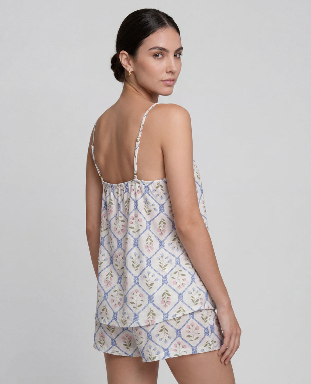 Pijama-de-Short-|-Blusa-escote-en-V-|-Tiras-ajustables_St Even Colombia_18894