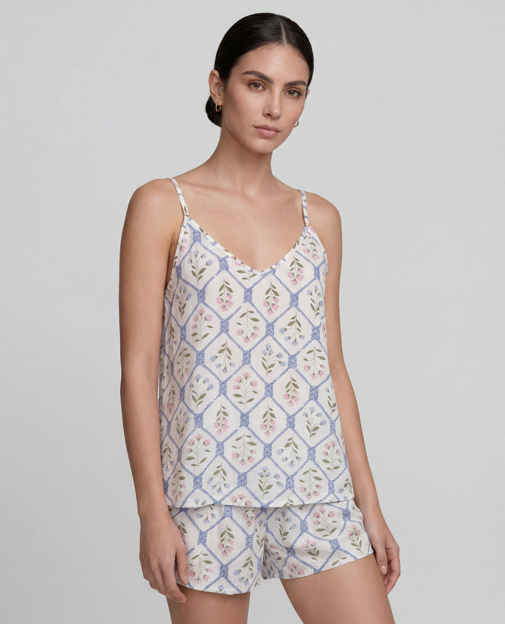 Pijama-de-Short-|-Blusa-escote-en-V-|-Tiras-ajustables_St Even Colombia_18894