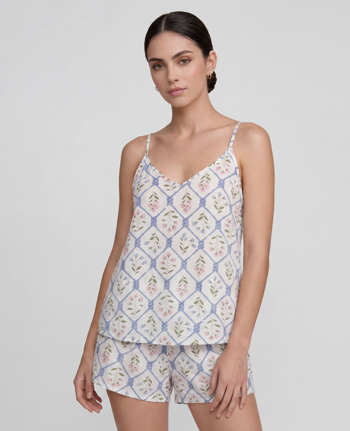 Pijama-de-Short-|-Blusa-escote-en-V-|-Tiras-ajustables_St Even Colombia_18894