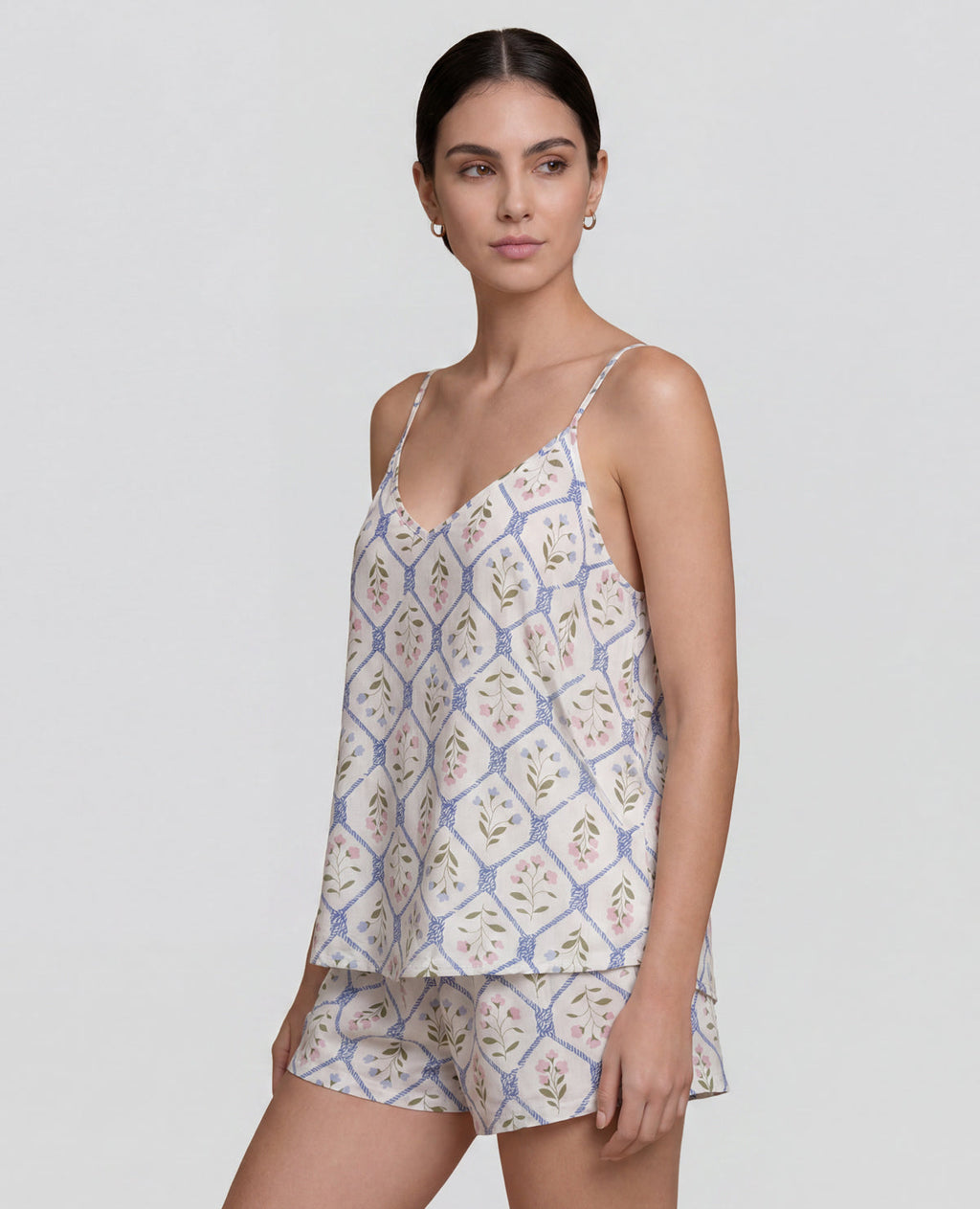 Pijama-de-Short-|-Blusa-escote-en-V-|-Tiras-ajustables_St Even Colombia_18894