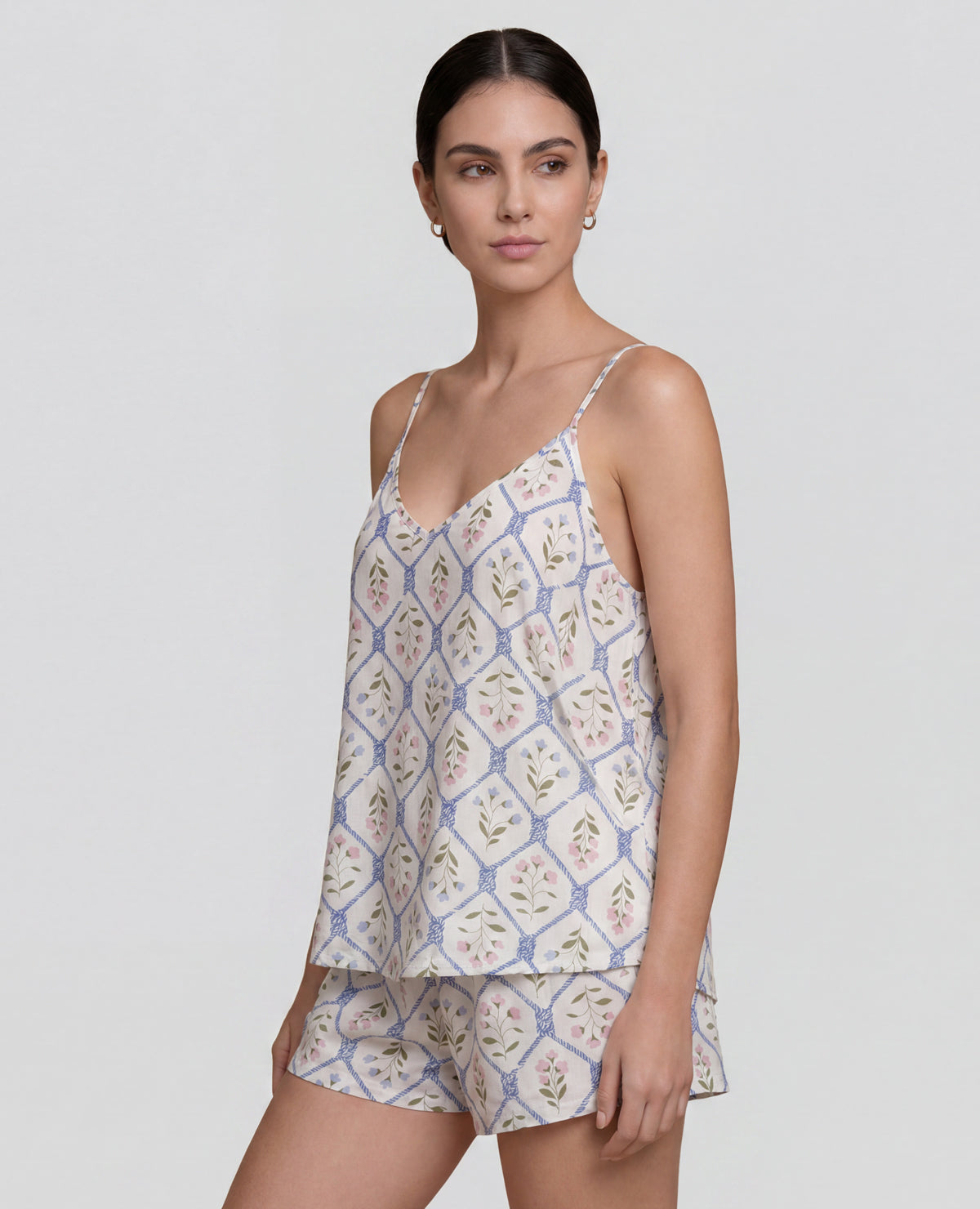 Pijama-de-Short-|-Blusa-escote-en-V-|-Tiras-ajustables_St Even Colombia_18894
