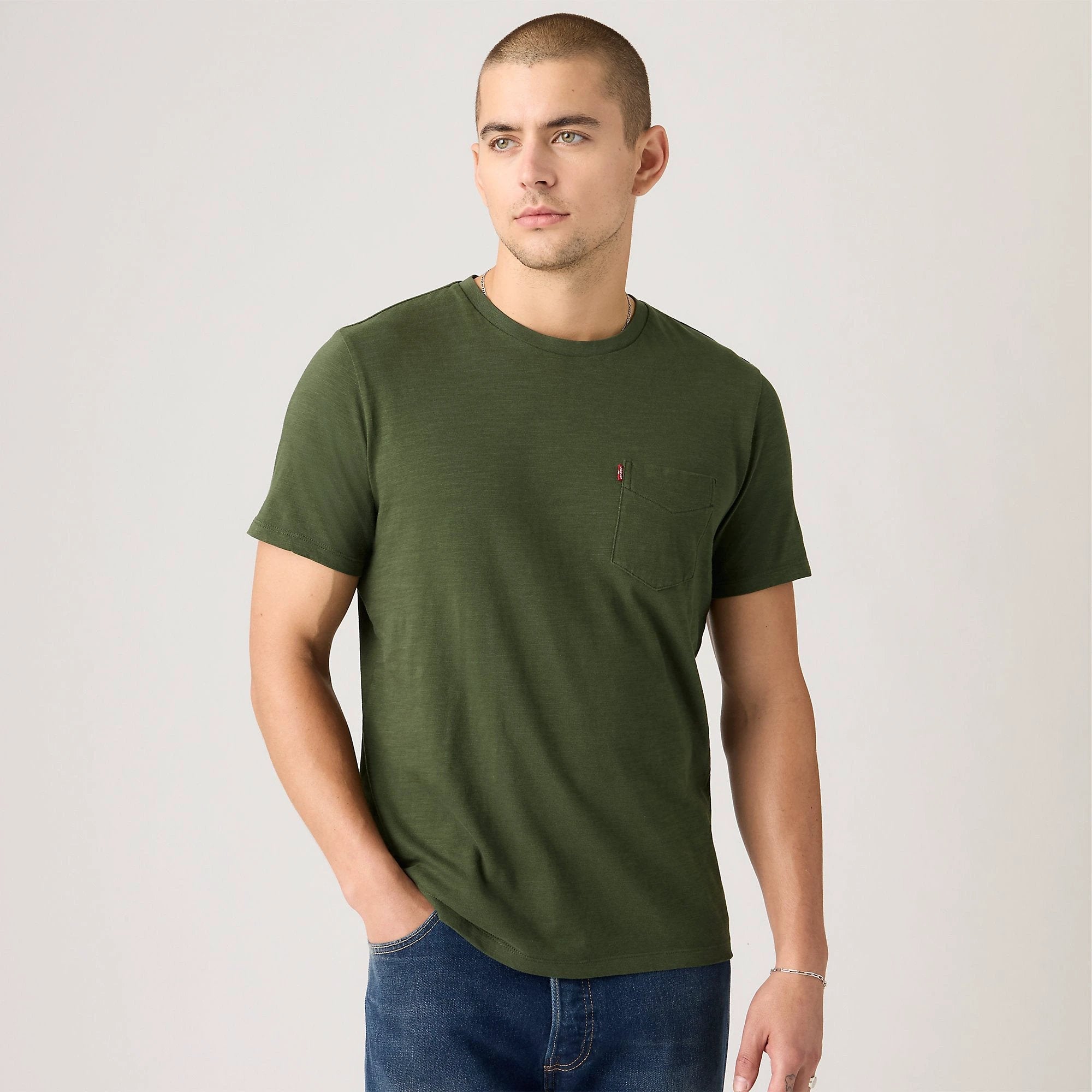 Camiseta Levis Mangas Cortas Lisa Con Bolsillo Para Caballeros by Levis