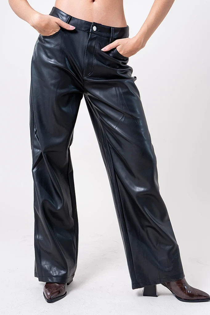 24 PANTALON STRAIGHT EFECTO PIEL IFE ONE.
