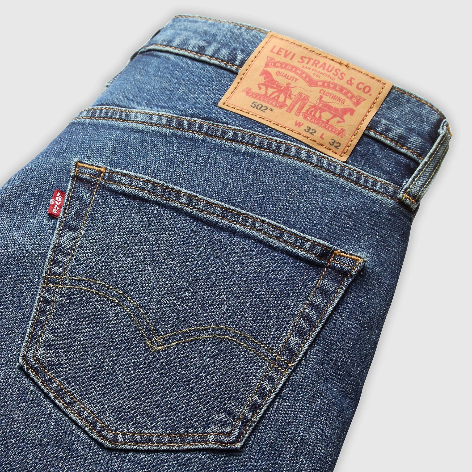 Pantalones Jeans Levis 502 Taper Para Caballeros by Levis