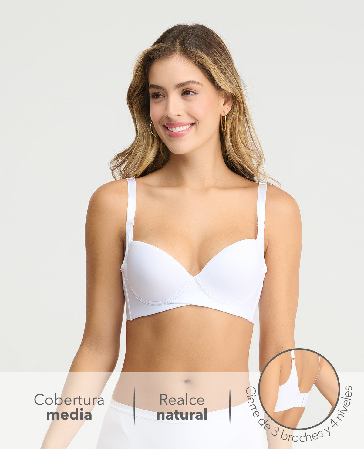 Brasier blanco de realce natural con cobertura media, cargaderas ajustables y detalle cruzado en la base frontal.