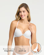 Brasier blanco con doble realce, broche frontal magnético y detalle de encaje en espalda de St. Even Colombia.