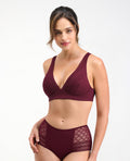 Brasier-Triangular-|-Realce-Natural-|-Sin-varillas_St Even Colombia_49840