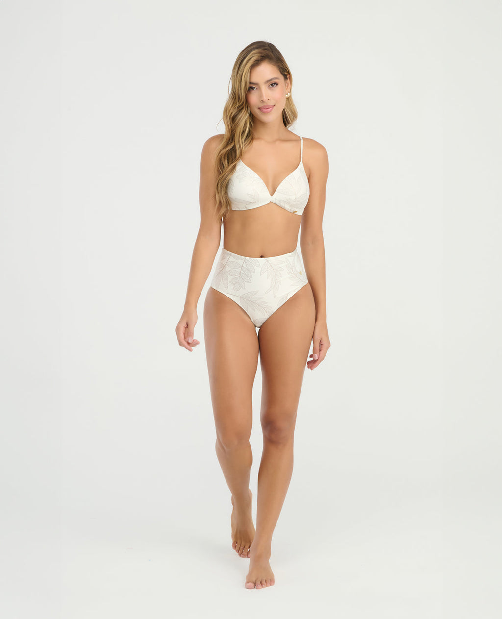 Brasier de baño color Ivory con estampado de hojas, copas fijas y realce natural, ideal para soporte y ajuste.