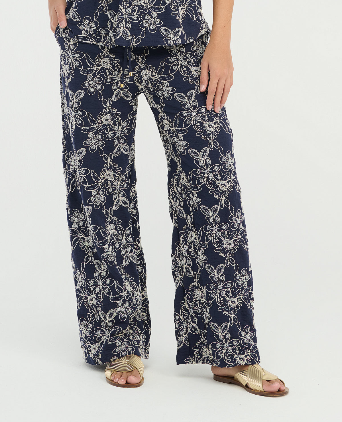 Pantalon-|-Detalles-Bordados-|-Pretina-Elastica_St Even Colombia_900067