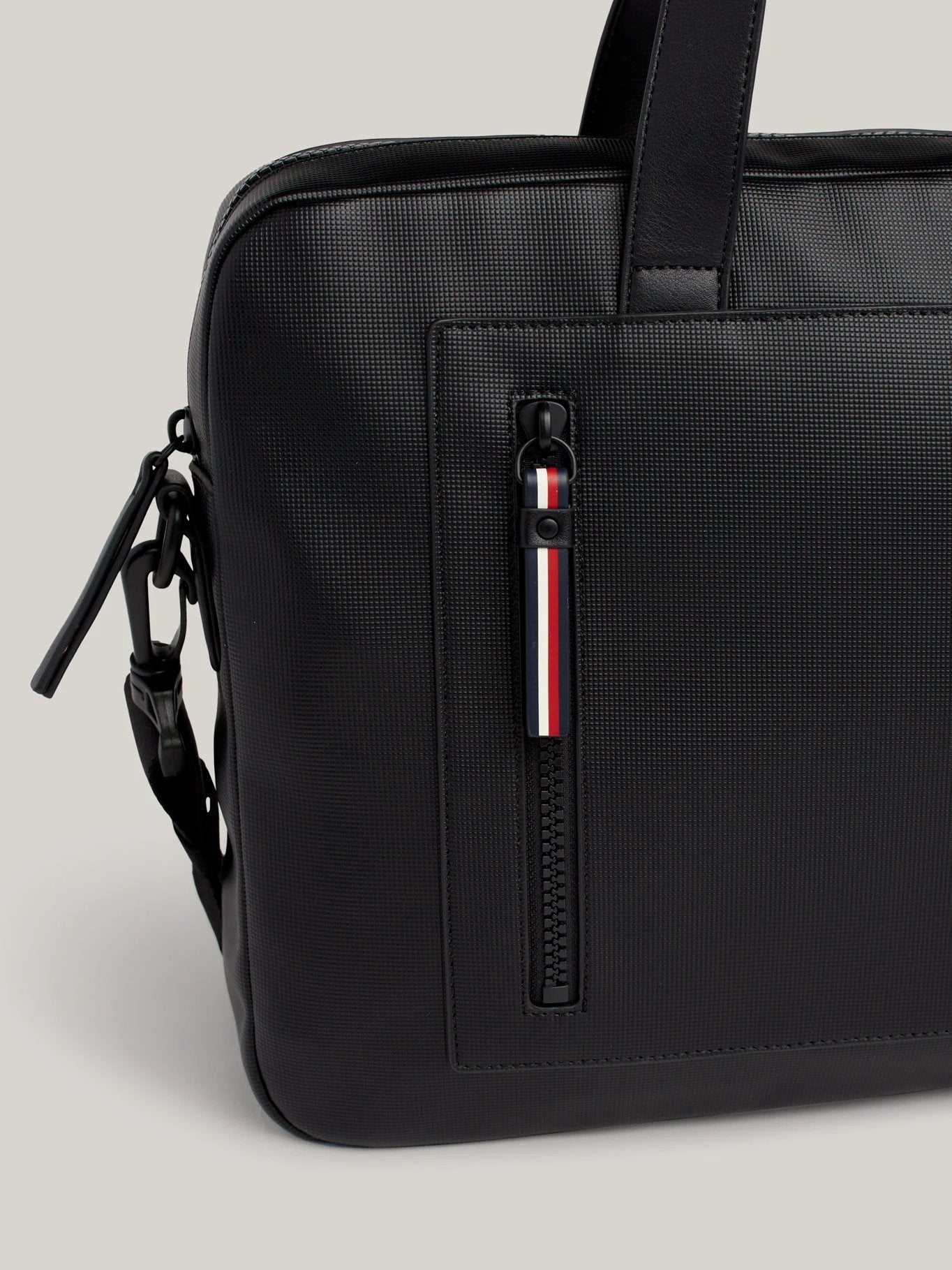 Bolso Tommy Hilfiger Para Caballeros by Tommy Hilfiger