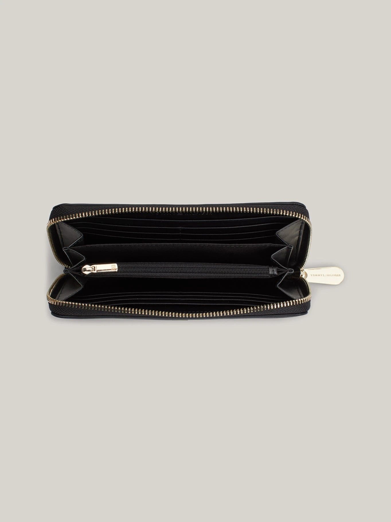 Monedero Tommy Hilfiger Para Damas by Tommy Hilfiger