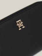 Monedero Tommy Hilfiger Para Damas by Tommy Hilfiger