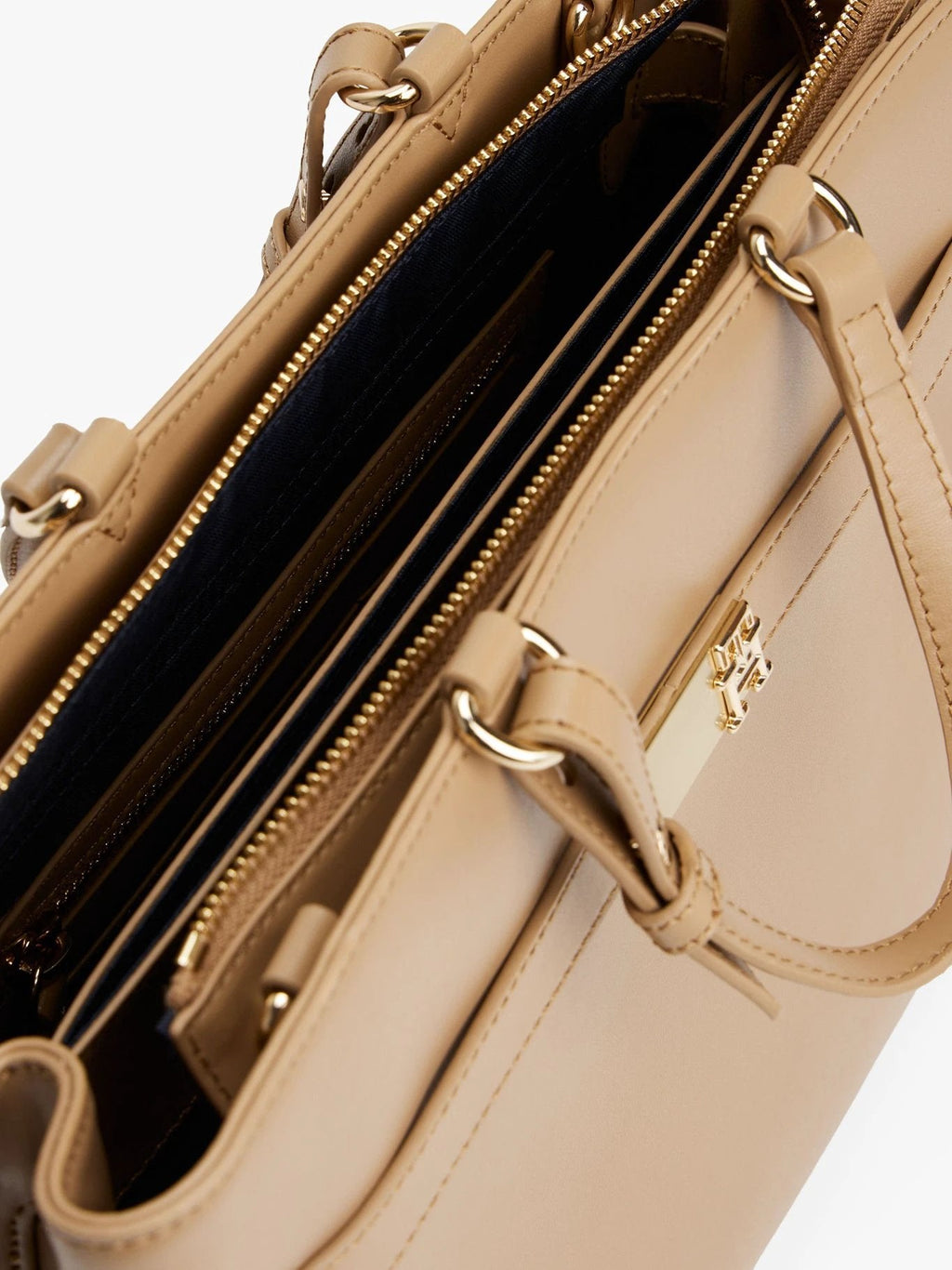 Cartera Tommy Hilfiger Para Damas by Tommy Hilfiger