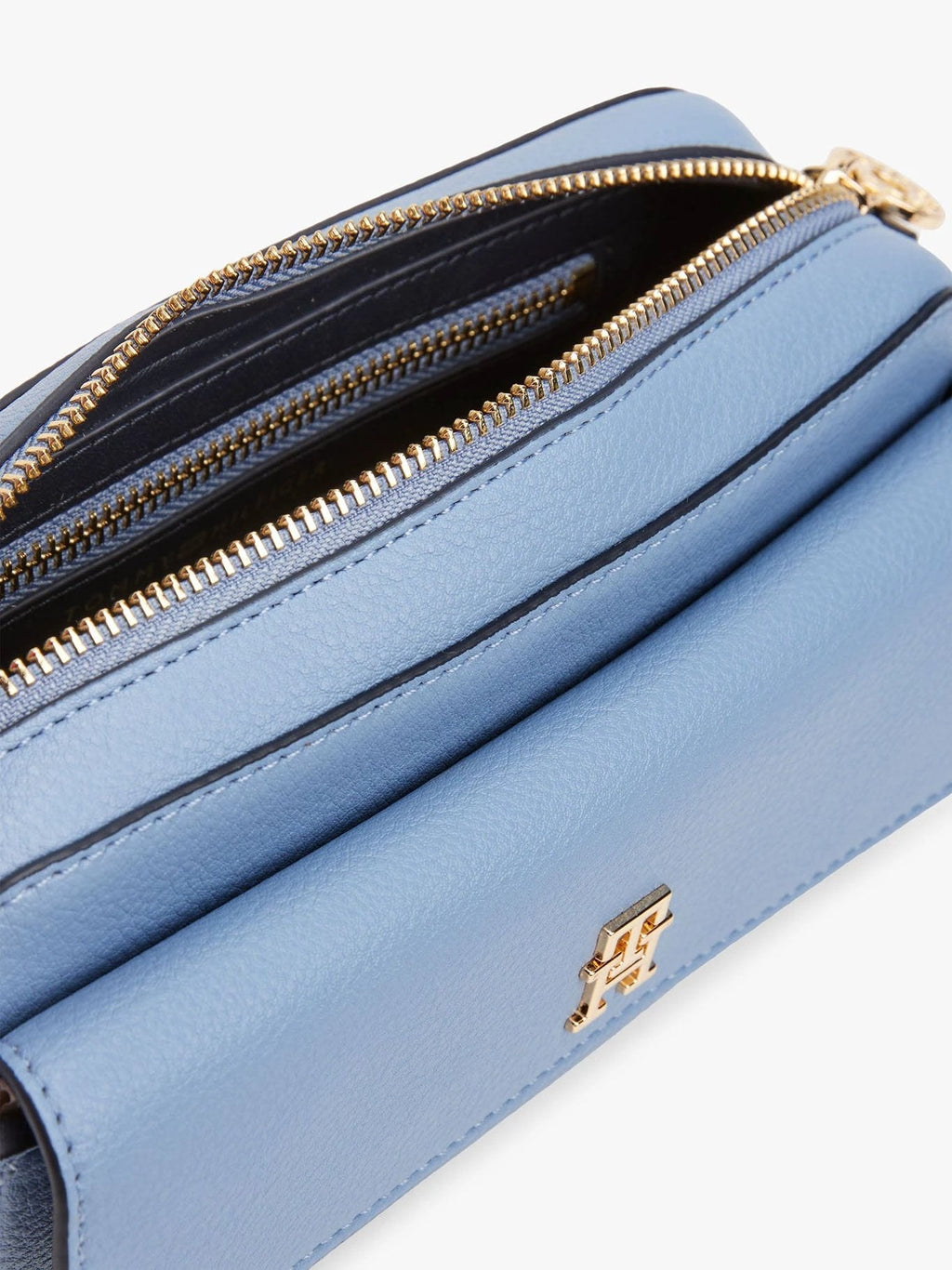 Cartera Tommy Hilfiger Para Damas by Tommy Hilfiger