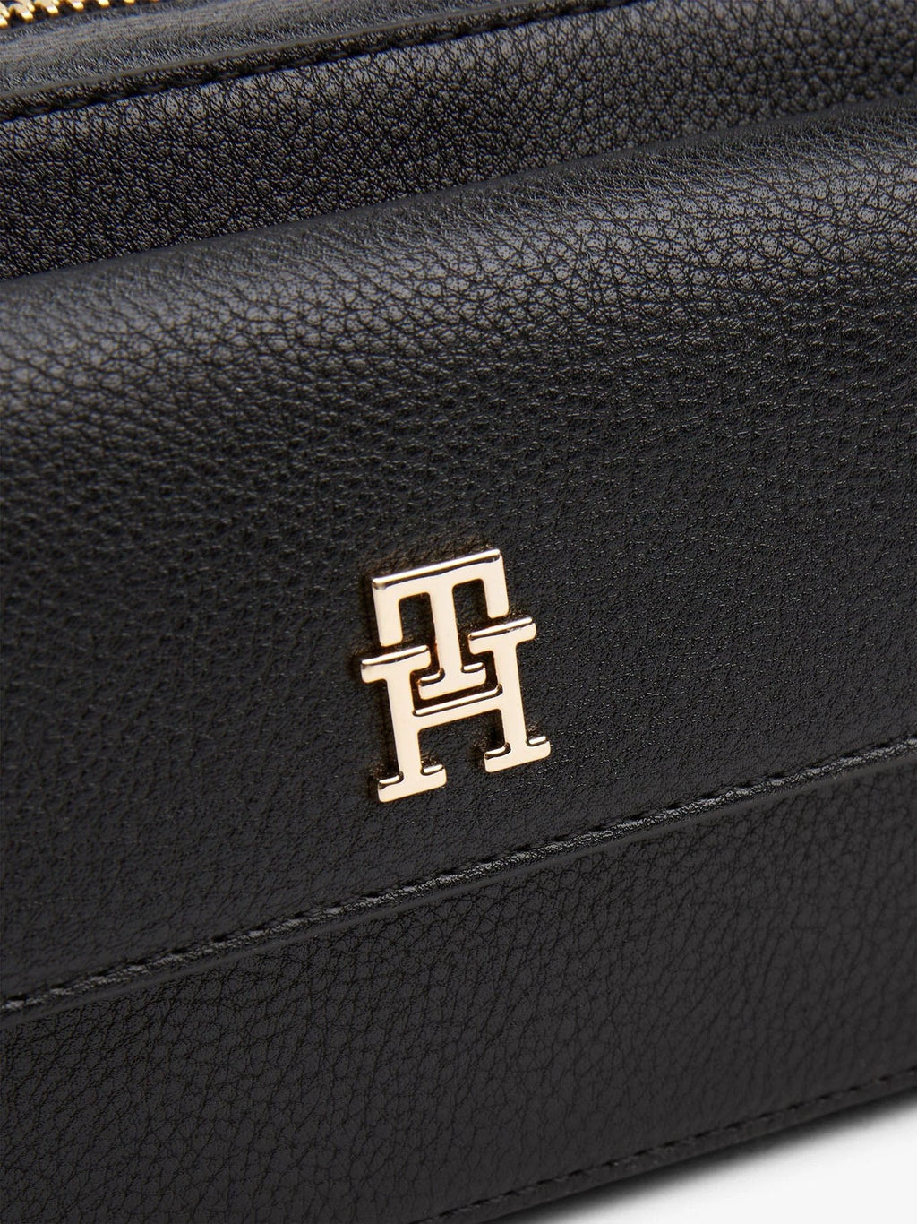 Cartera Tommy Hilfiger Para Damas by Tommy Hilfiger