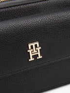 Cartera Tommy Hilfiger Para Damas by Tommy Hilfiger