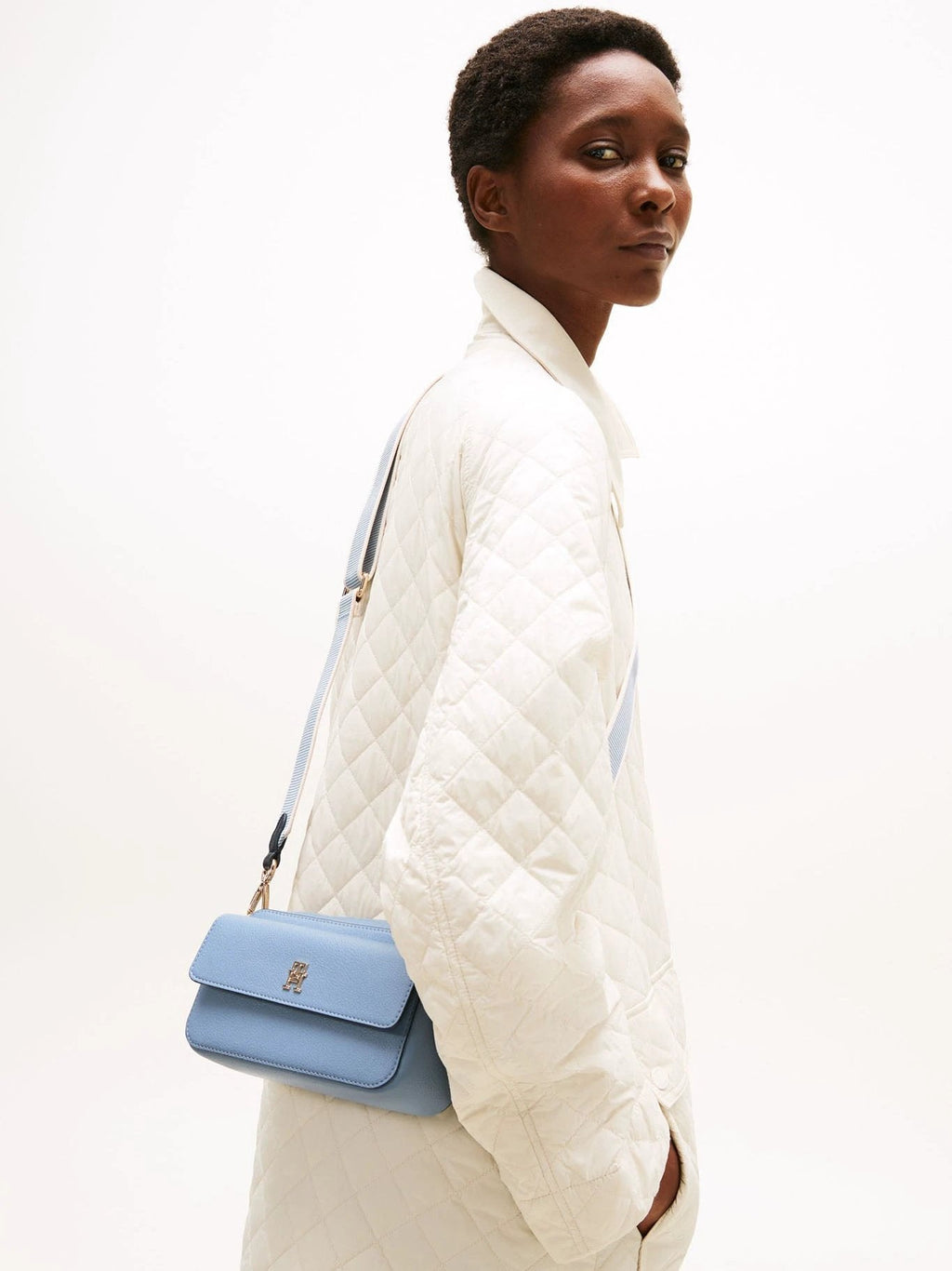 Cartera Tommy Hilfiger Para Damas by Tommy Hilfiger