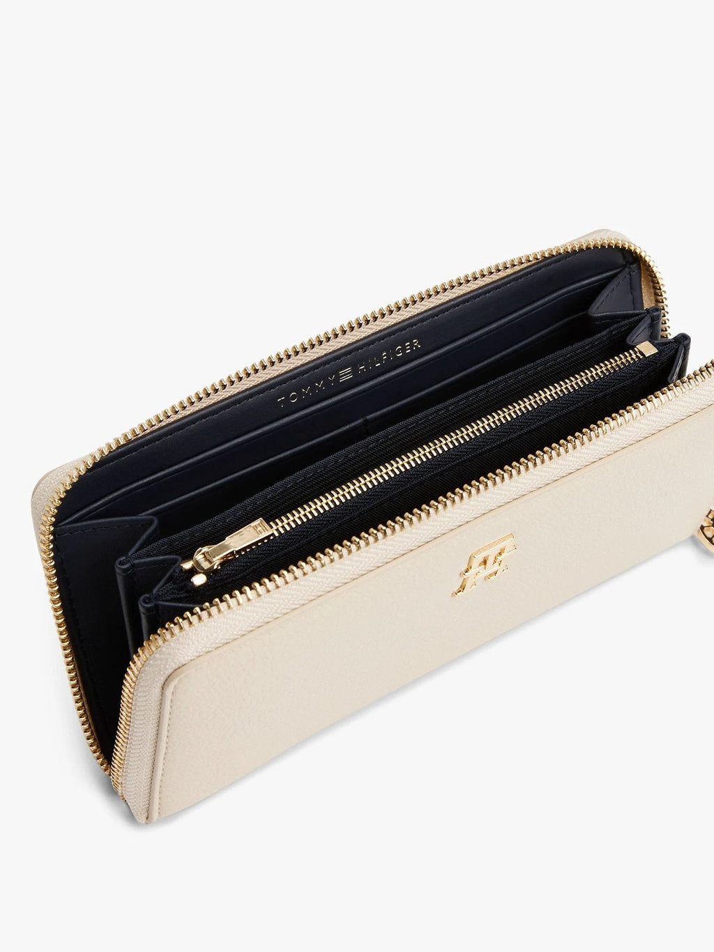 Monedero Tommy Hilfiger Para Damas by Tommy Hilfiger