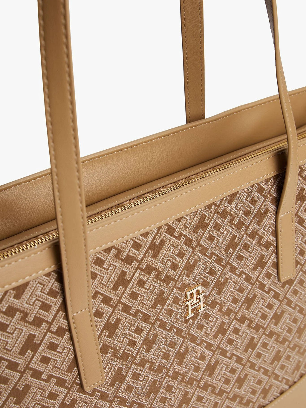 Cartera Tommy Hilfiger Para Damas by Tommy Hilfiger
