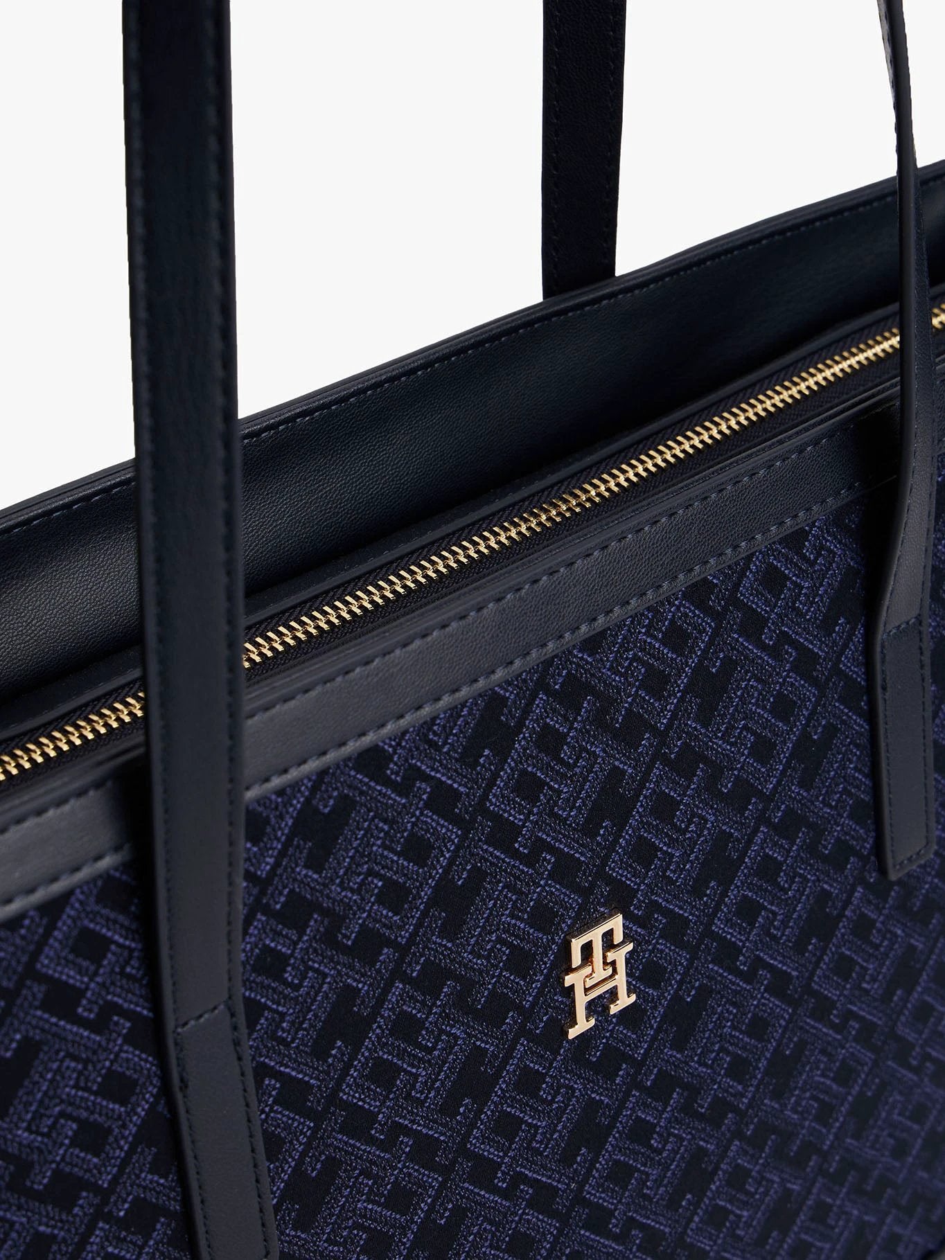 Cartera Tommy Hilfiger Para Damas by Tommy Hilfiger