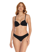 Brasier push up negro con realce alto, broche frontal magnético y escote profundo. Referencia 44530 de St. Even.