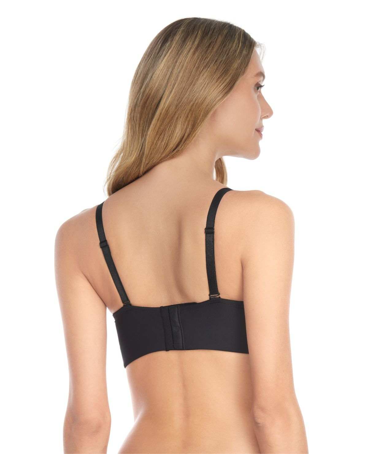 Espalda de brasier negro con cargaderas ajustables y sistema de abrochadura de cuatro posiciones para mayor soporte.