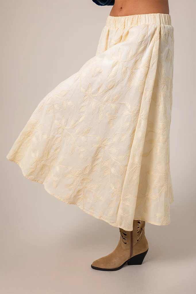 FALDA BORDADA B-C 8554.