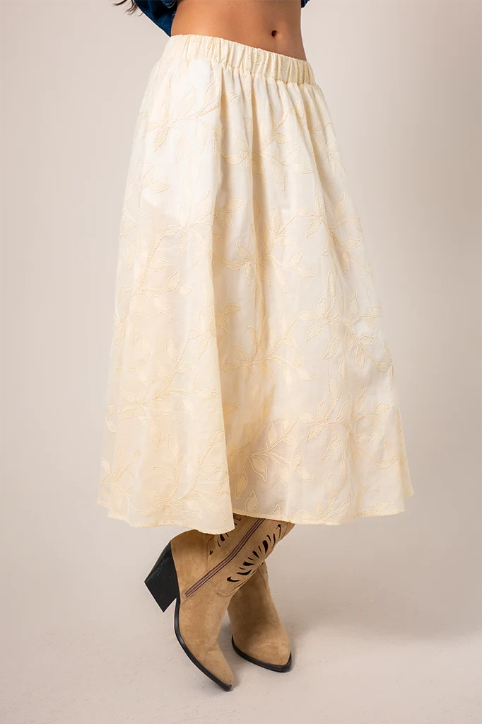 FALDA BORDADA B-C 8554.
