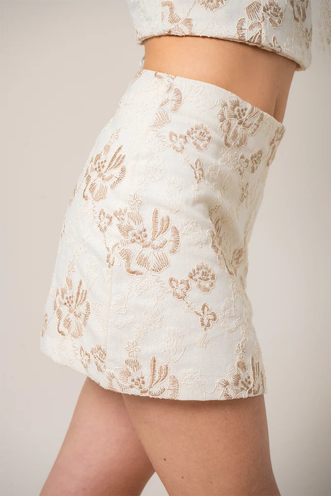 FALDA LINO BORDADA G-C 8504.