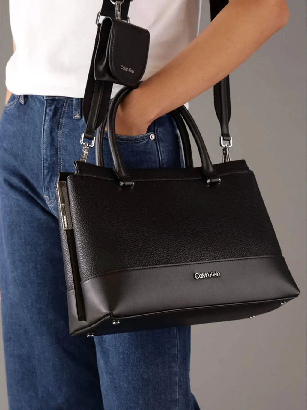 Cartera Calvin Klein Para Damas by Calvin Klein