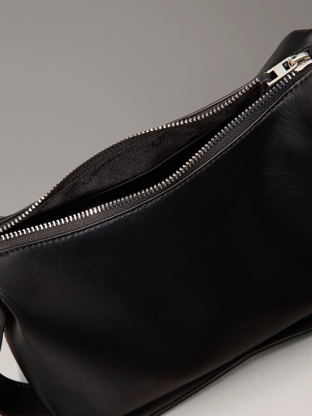 Cartera Calvin Klein Para Damas by Calvin Klein