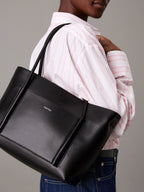 Cartera Calvin Klein Para Damas by Calvin Klein