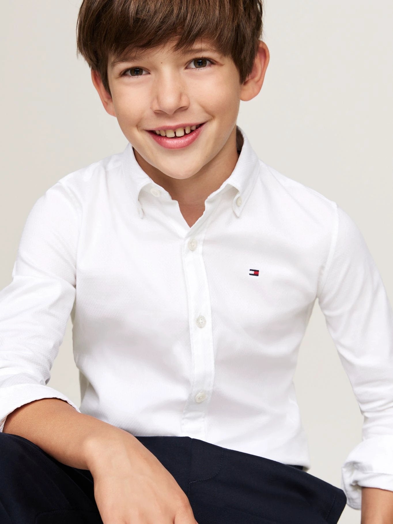 Camisa Tommy Hilfiger Mangas Largas Lisa Para Niños by Tommy Hilfiger
