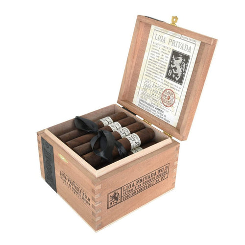 LIGA PRIVADA NO. 9 ROBUSTO OSCURO 24