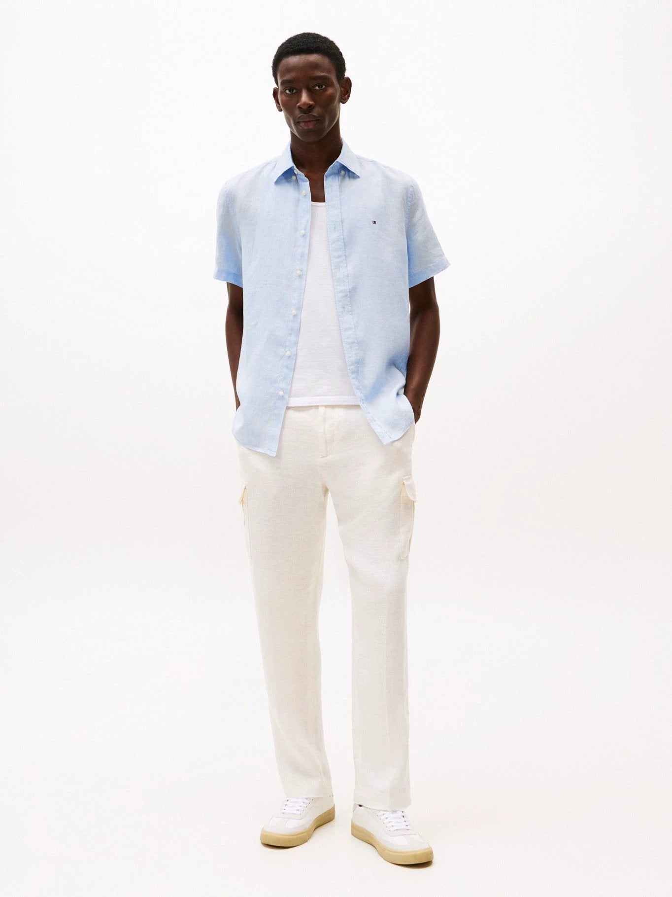 Camisa Tommy Hilfiger Mangas Cortas Lisa Para Caballeros by Tommy Hilfiger