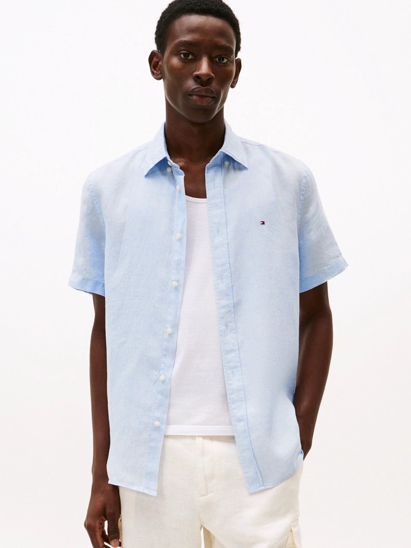 Camisa Tommy Hilfiger Mangas Cortas Lisa Para Caballeros by Tommy Hilfiger
