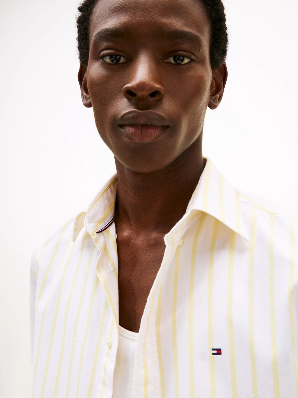 Camisa Tommy Hilfiger Mangas Cortas Rayas Para Caballeros by Tommy Hilfiger