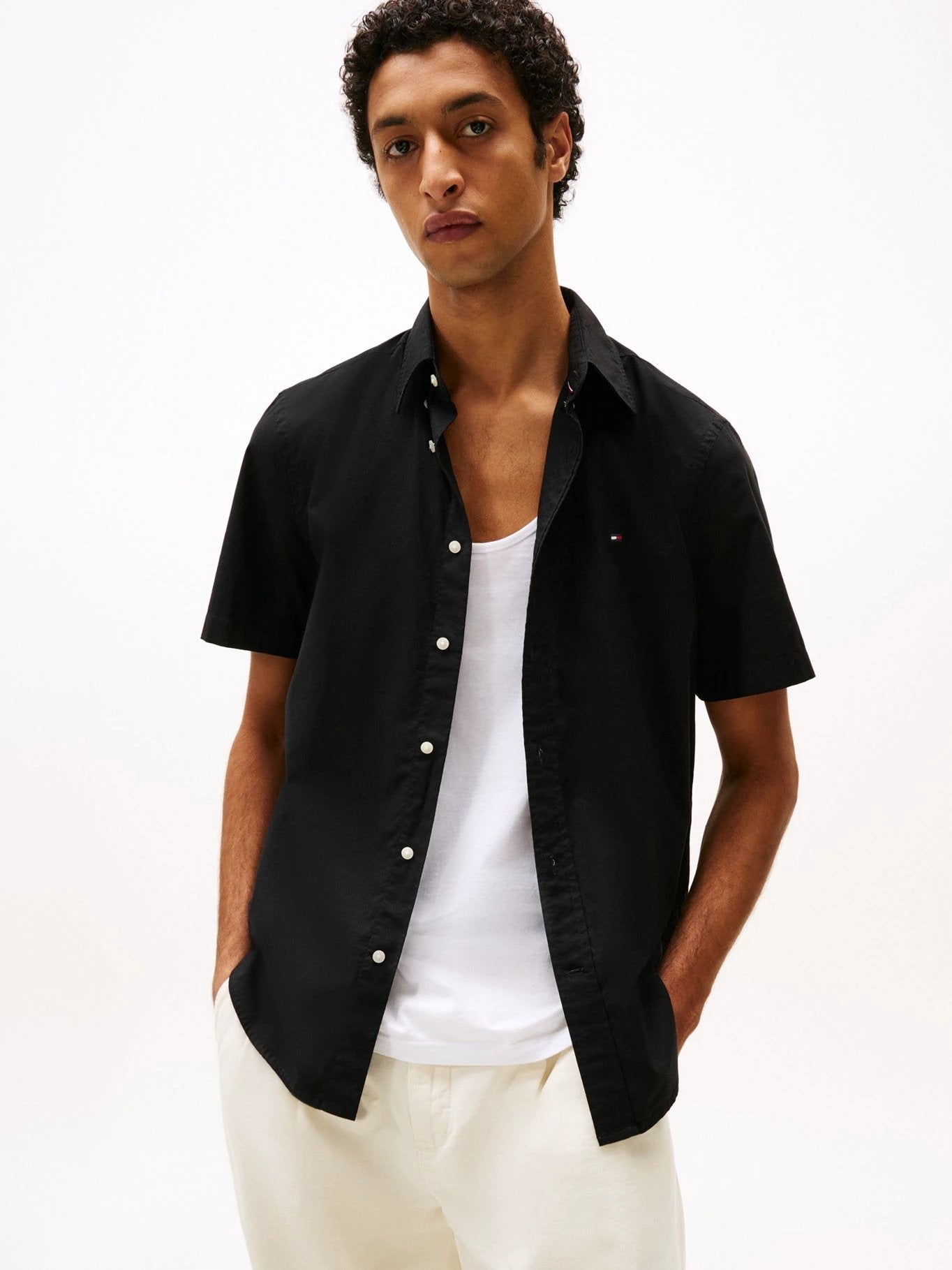 Camisa Tommy Hilfiger Mangas Cortas Lisa Para Caballeros by Tommy Hilfiger