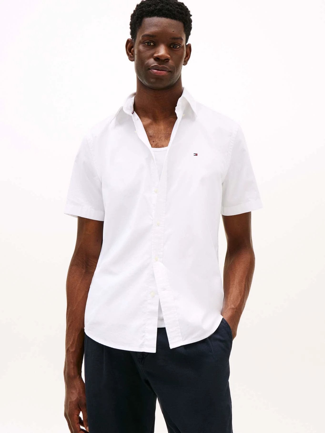 Camisa Tommy Hilfiger Mangas Cortas Lisa Para Caballeros by Tommy Hilfiger