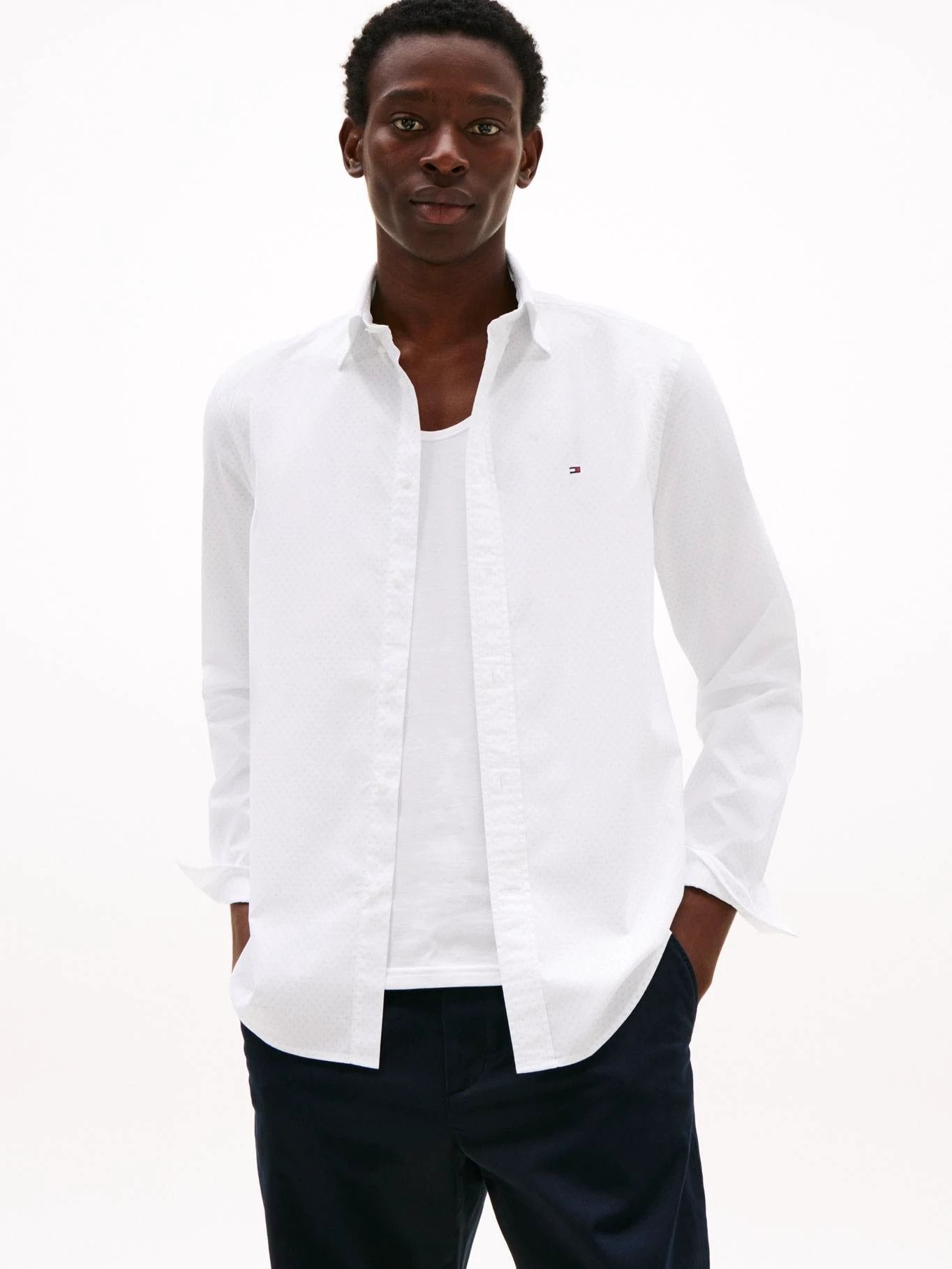 Camisa Tommy Hilfiger Mangas Cortas Lisa Para Caballeros by Tommy Hilfiger