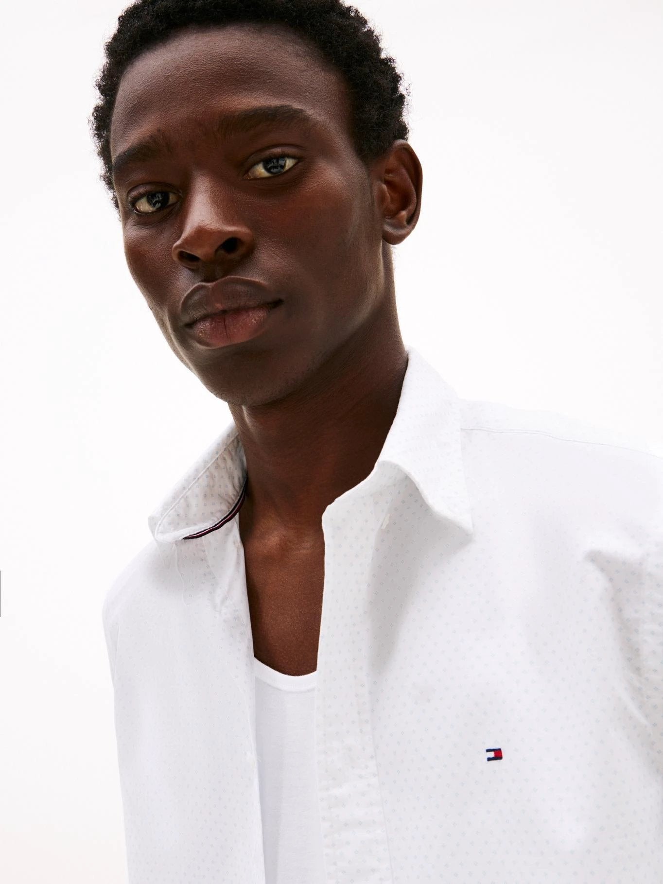 Camisa Tommy Hilfiger Mangas Cortas Lisa Para Caballeros by Tommy Hilfiger