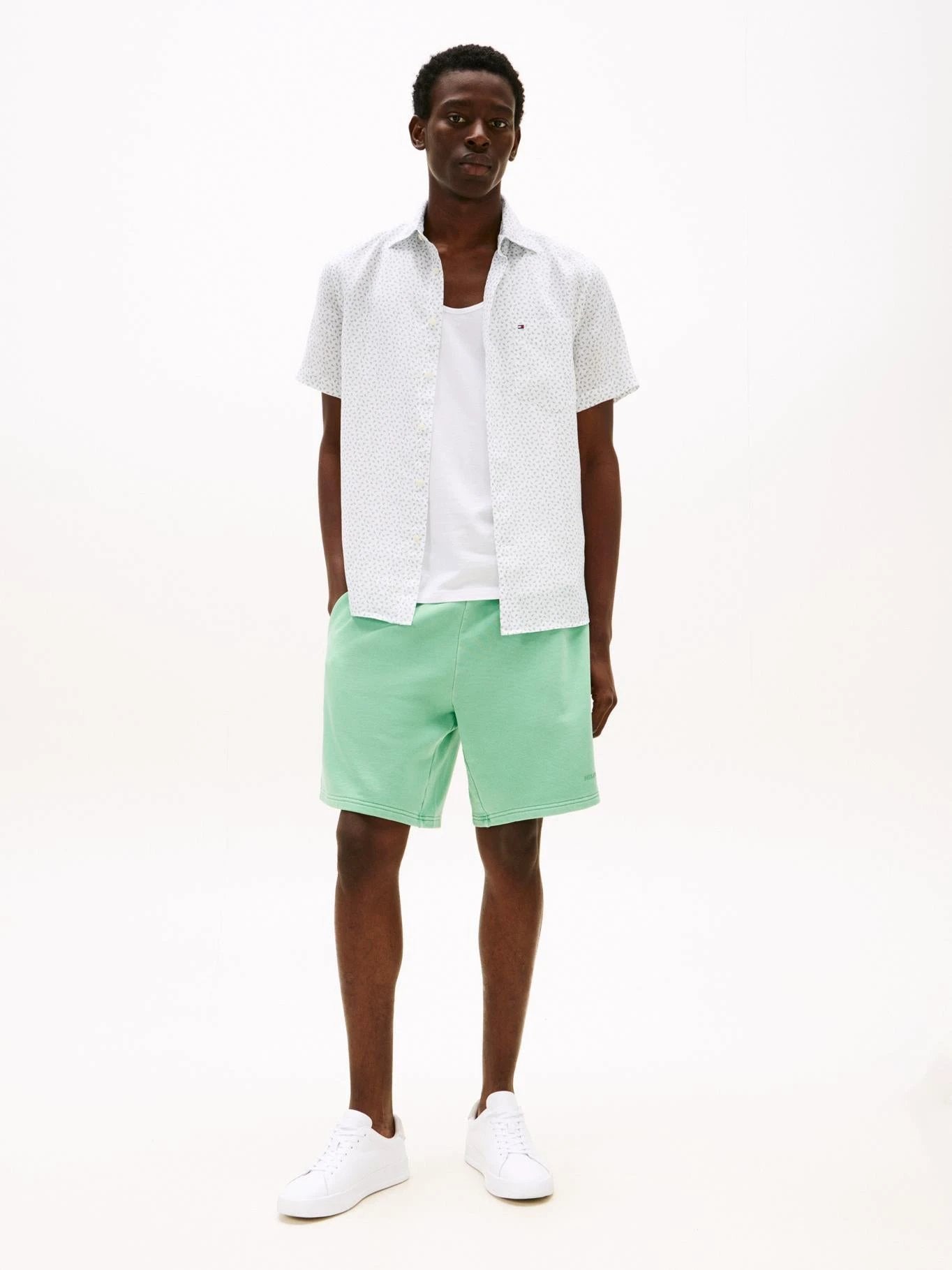 Camisa Tommy Hilfiger Mangas Cortas Estampada Para Caballeros by Tommy Hilfiger