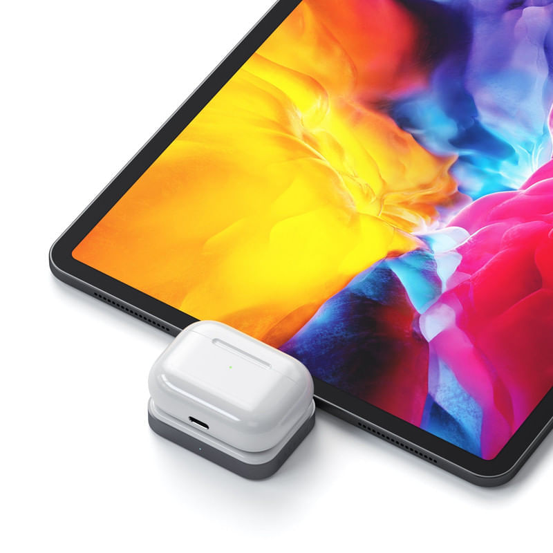Satechi USB-C WIRELESS Charging Dock for Airpods