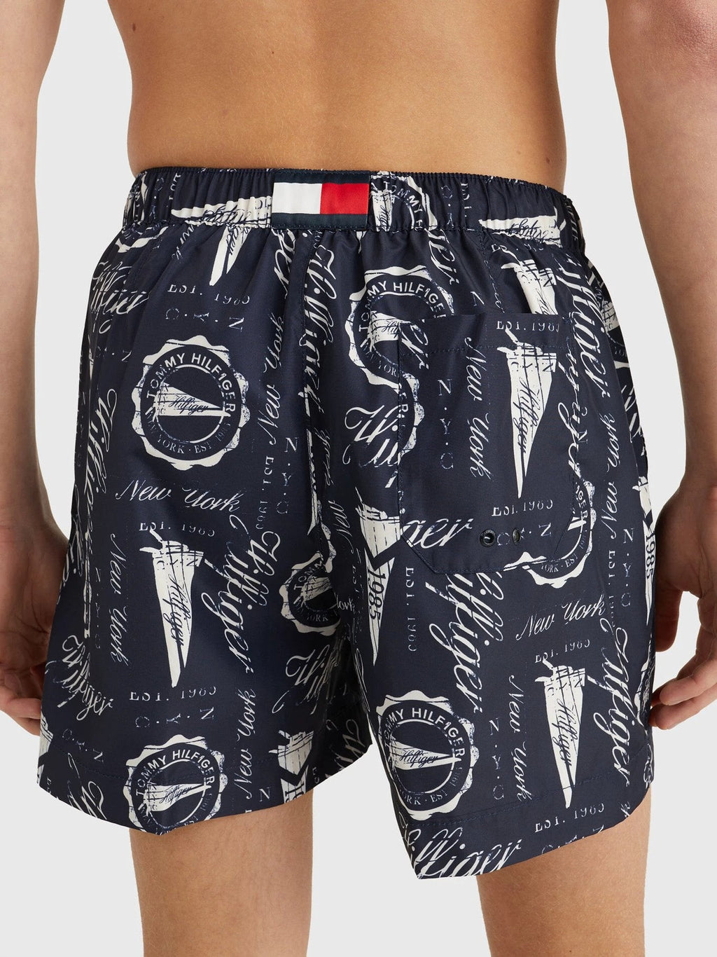 traje-de-bano-tommy-hilfiger-liso-p-caballeros-3