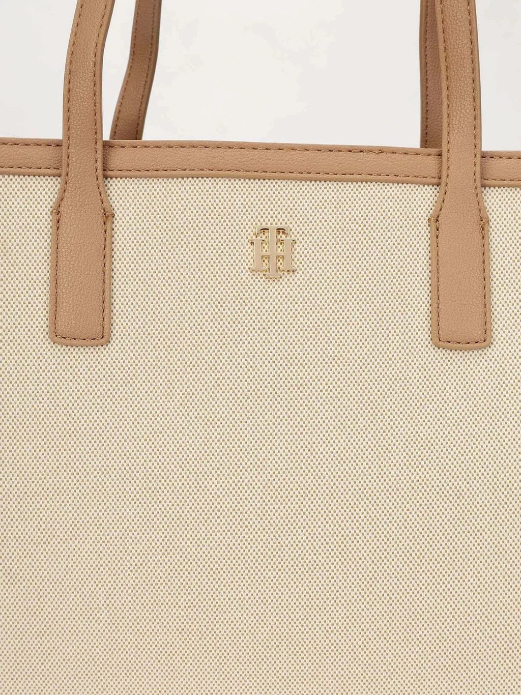 Cartera Tommy Hilfiger Para Damas by Tommy Hilfiger