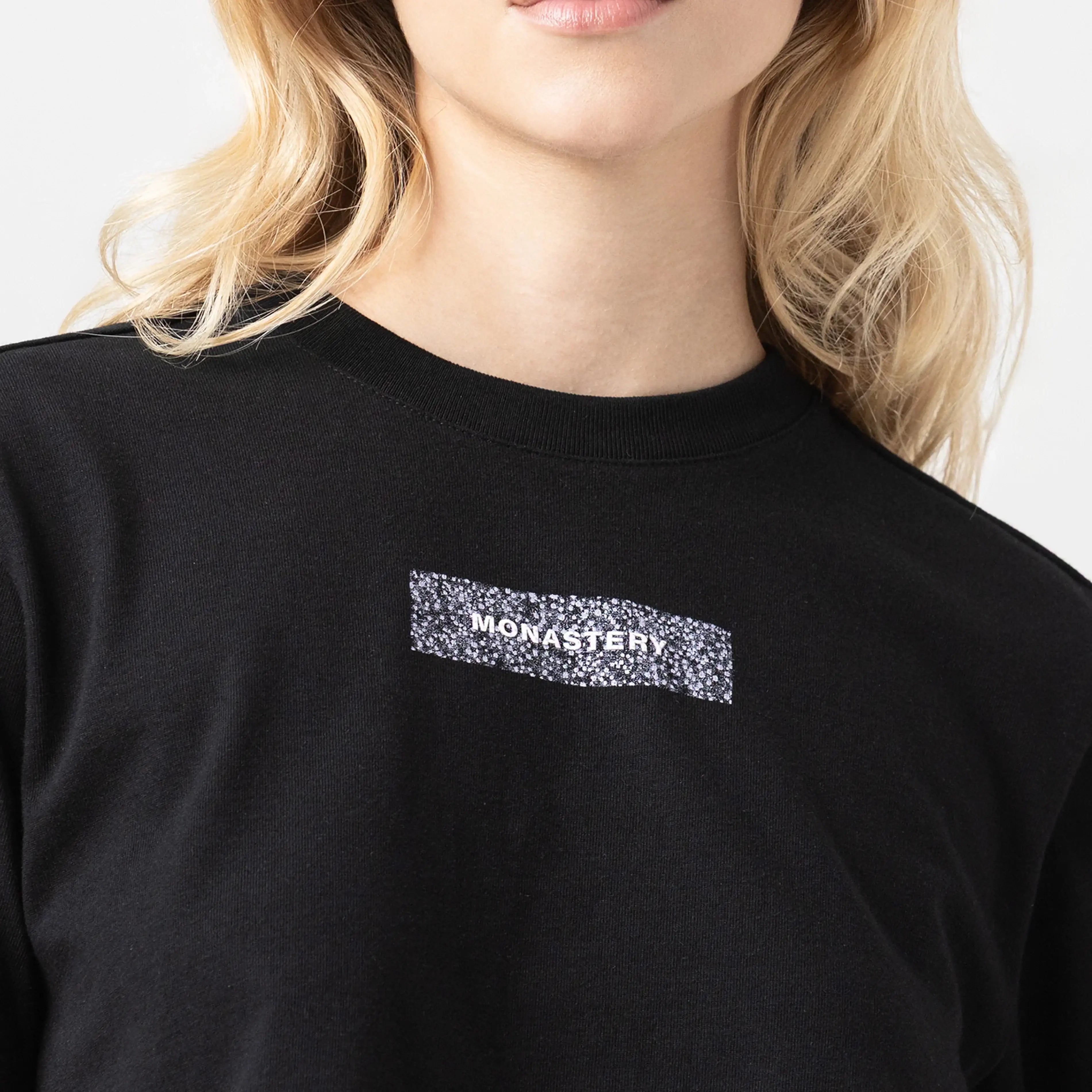 KISWA CROP TOP WOMEN BLACK METEORITE L/G - Monastery | Tienda Oficial Colombia