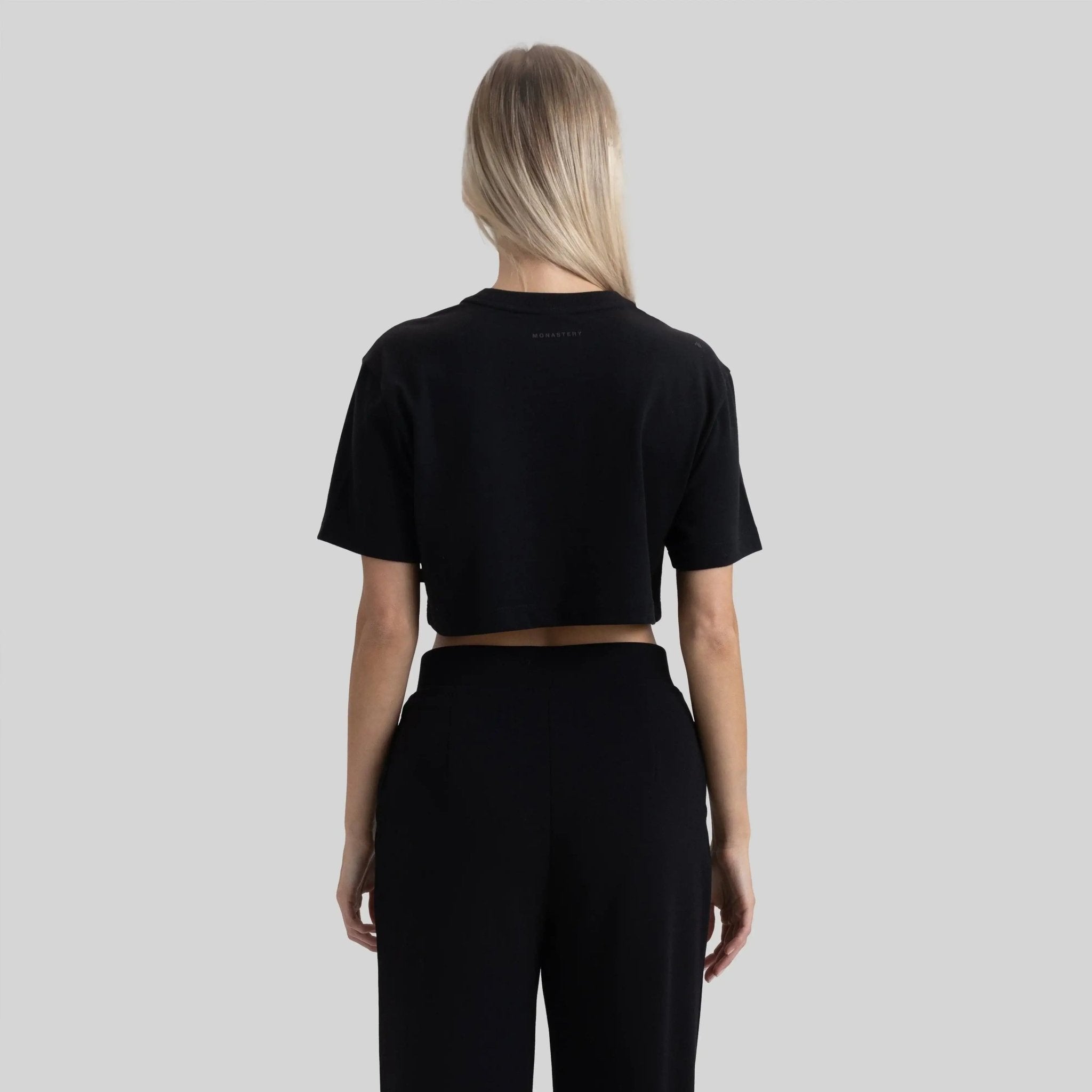 SKODA CROP TOP BLACK - Monastery | Tienda Oficial Colombia